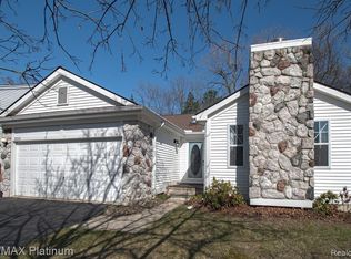 2111 E Butler Cir, Westland, MI 48186