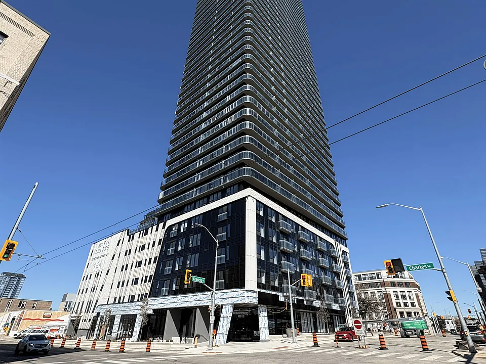 30 Francis St S #1311