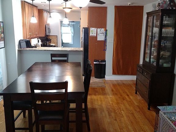 3rd image of 2920 25th Ave