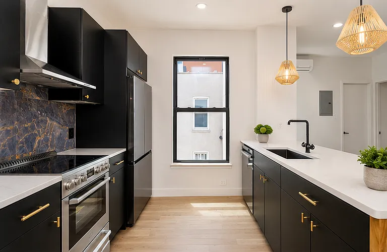 25-09 34th St #PENTHOUSE — Photo 2