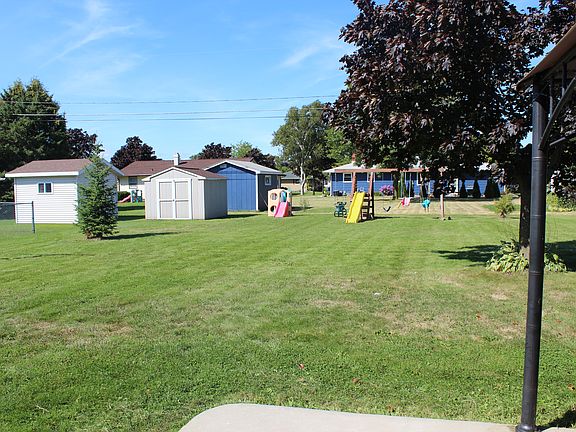 Home - Large Backyard