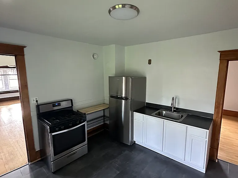 1819 4th St NE #2 — Photo 6