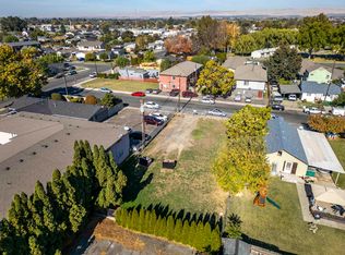 1311 Gregory Ave, Sunnyside, WA 98944