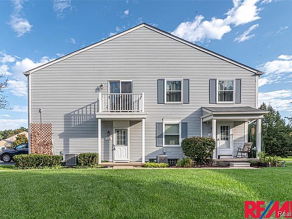 2nd image of 1436 Harbor Dr #109