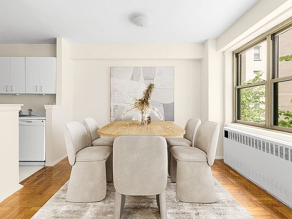3rd image of 415 E 52nd St APT 3AB