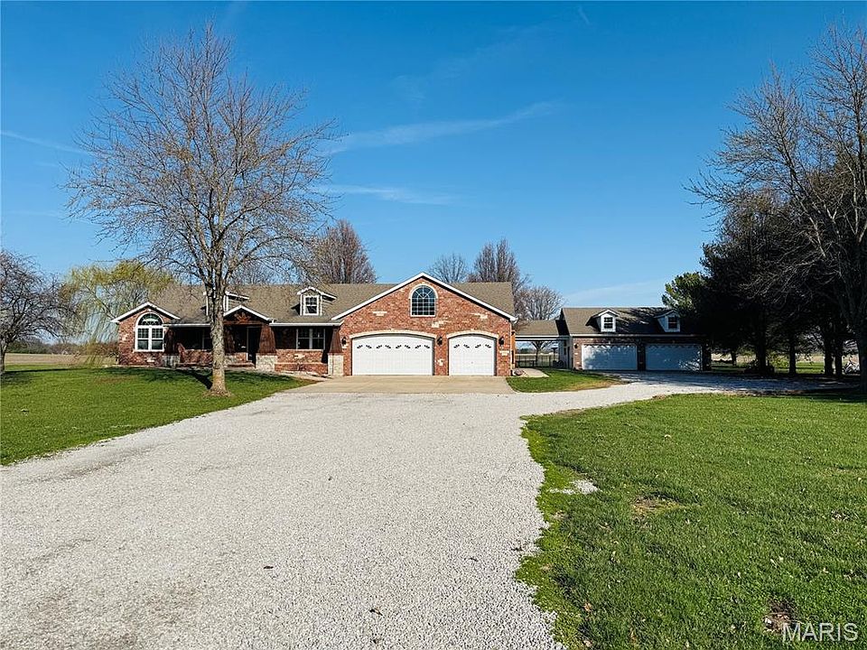1st image of 6 Jennifer Ln