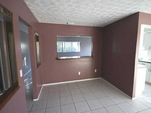 4th image of 242 NE Floresta Dr