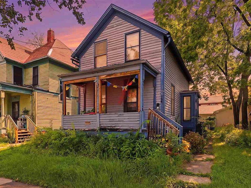 1st image of 204 N Gilbert St
