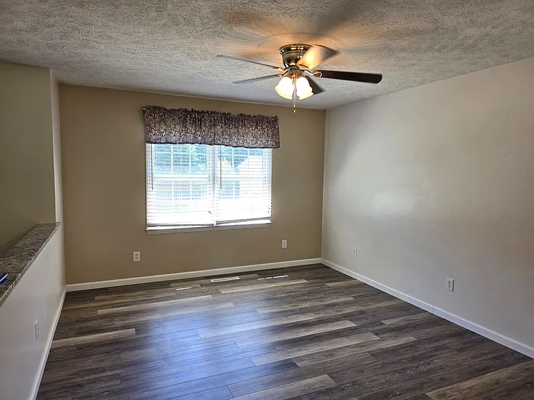 273 Woodbridge Dr — Photo 7