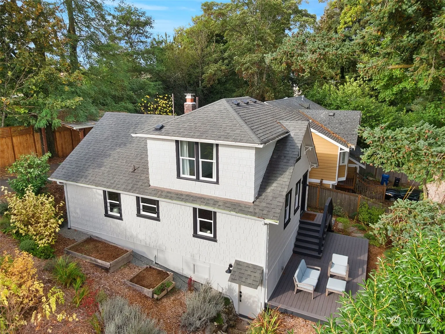 2907 S Court Street photo 1