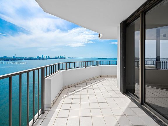 5th image of 520 Brickell Key Dr APT A1206