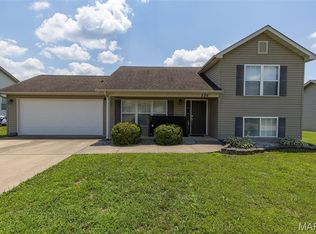 236 Bucking Horse Dr, Farmington, MO 63640
