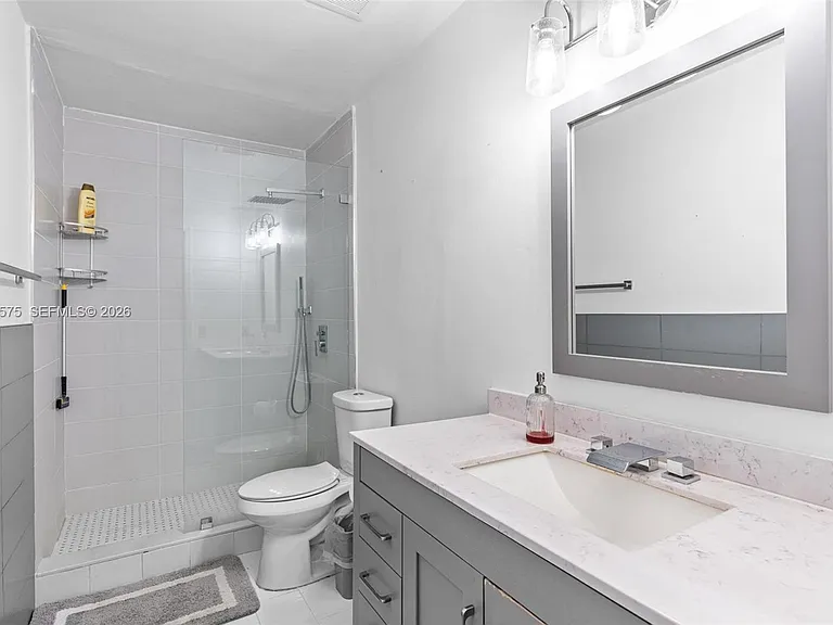 9075 SW 48th Ter — Photo 24
