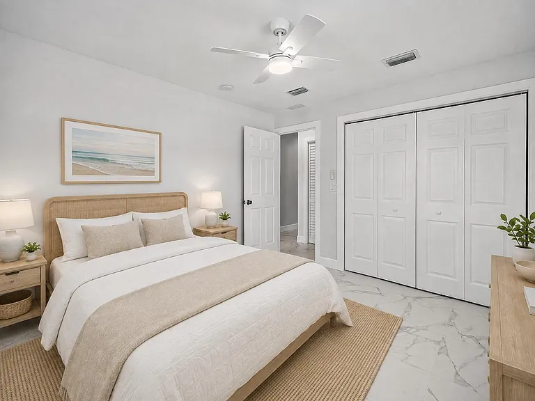 240 SW 7th St #11 — Photo 16
