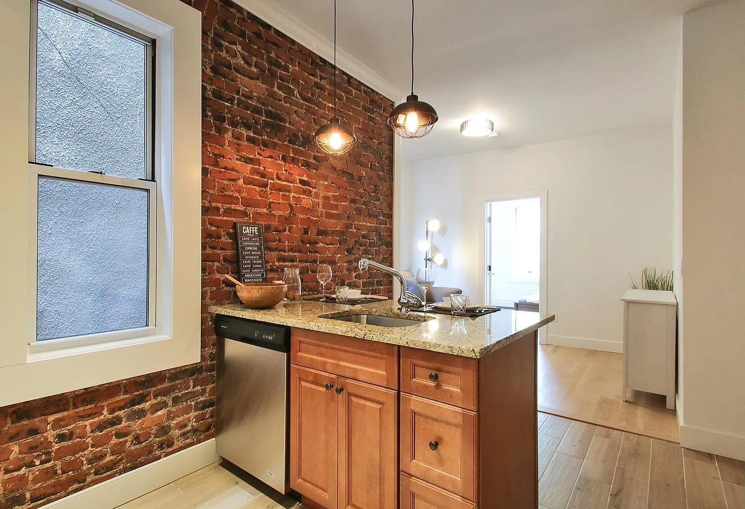 2 bed, 600 sqft, $1,950 — Photo 3