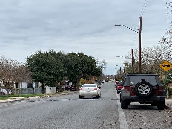 4th image of 1513 W Olmos Dr