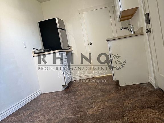 2nd image of 2885 Van Buren Ave #3