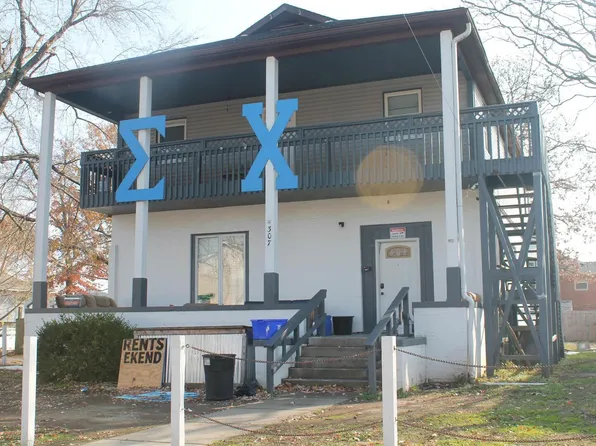 307 W College St, Carbondale, IL 62901