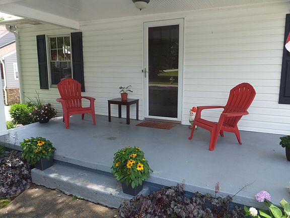 2nd image of 3623 SE Alpine Dr
