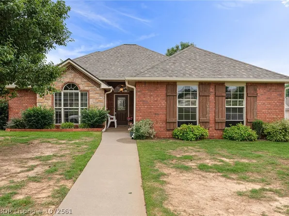 2011 Sitka Ln, Barling, AR 72923