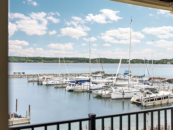 5th image of 710 N Dockside Cir Unit F3