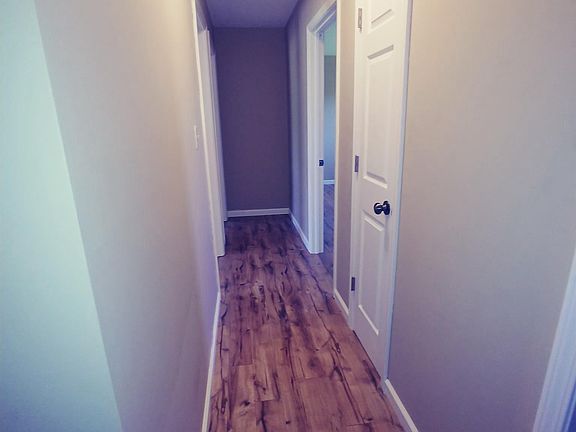 2nd image of 405 Iroquois Ln APT 4