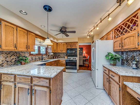 5th image of 10S316 Havens Dr