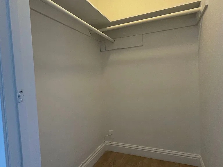 3713 Justine Dr — Photo 17