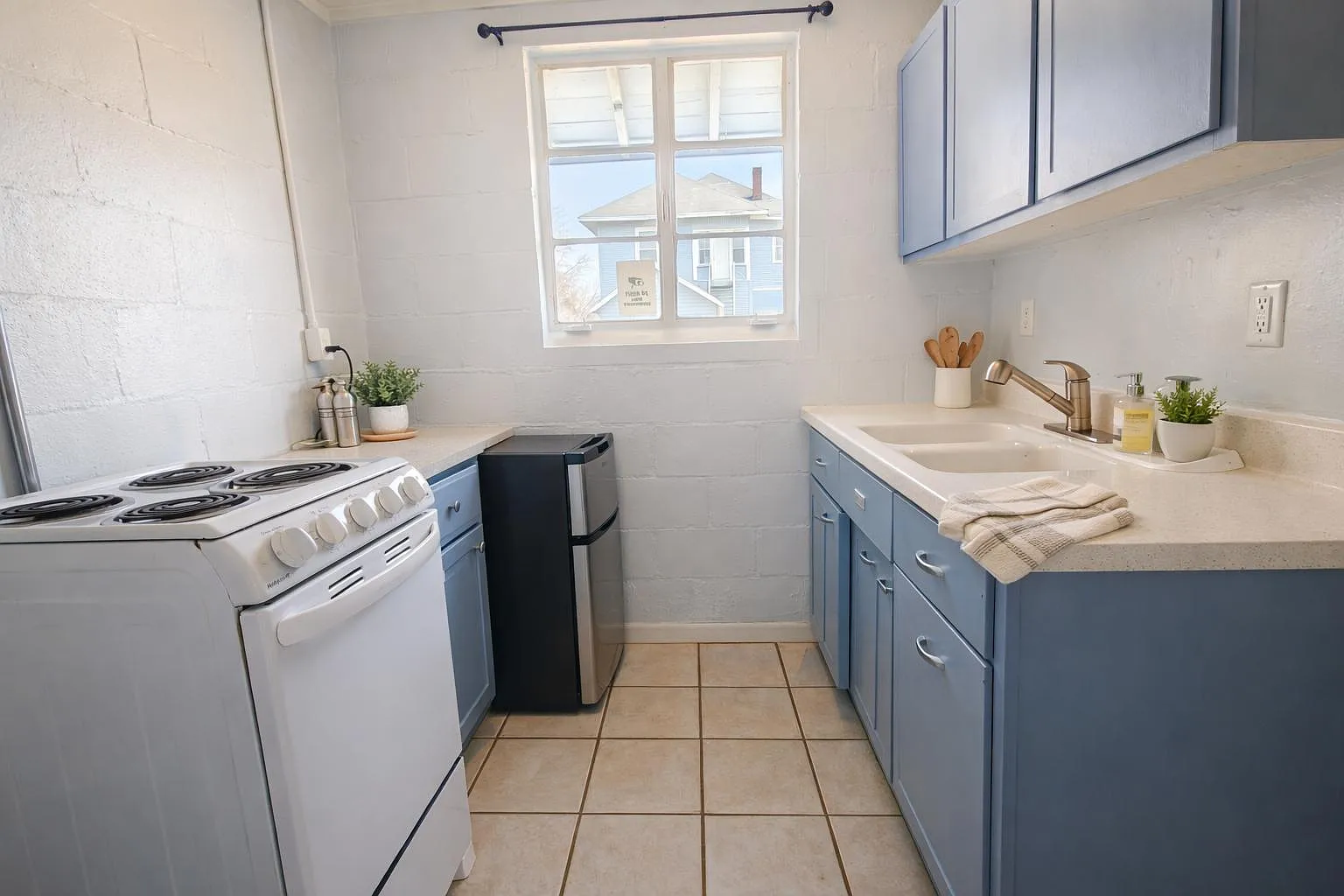 Tiny House — Photo 3