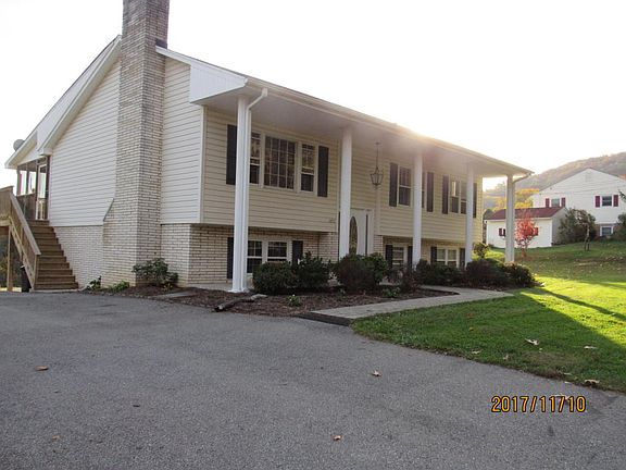 3rd image of 1272 Lakeridge Cir
