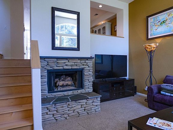 5th image of 27 Erin Ln