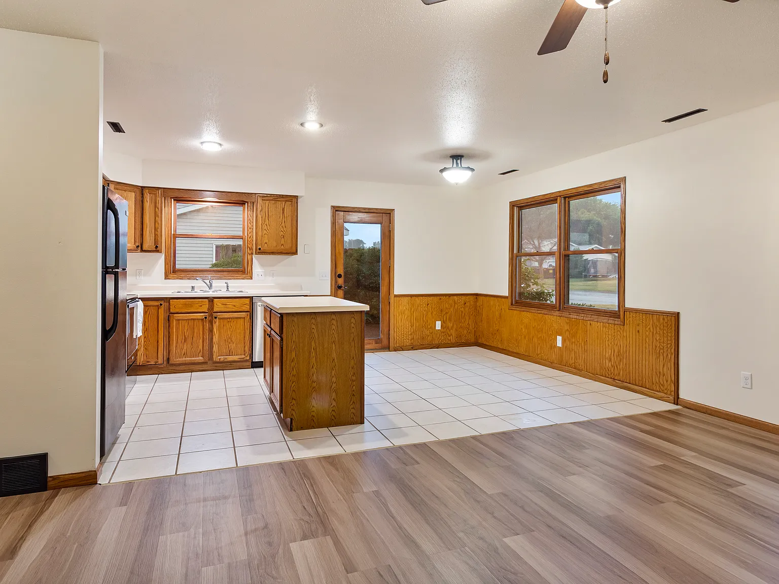 3 bed, 1000 sqft, $1,500 — Photo 4