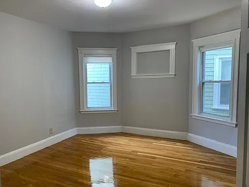 19 Roseclair St Photo 1