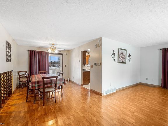 3rd image of 267 Magua Dr