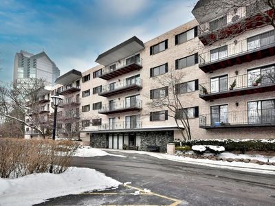 1S150 Spring Rd APT 2F, Oakbrook Terrace, IL, 60181