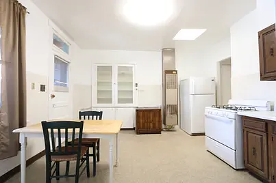 1116 W Polk St #3 — Photo 6