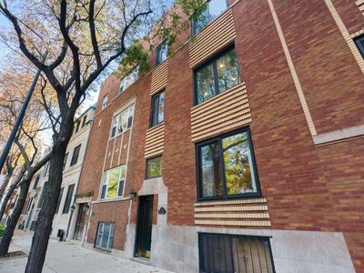 857 Lasalle St #1, Chicago, IL, 60610