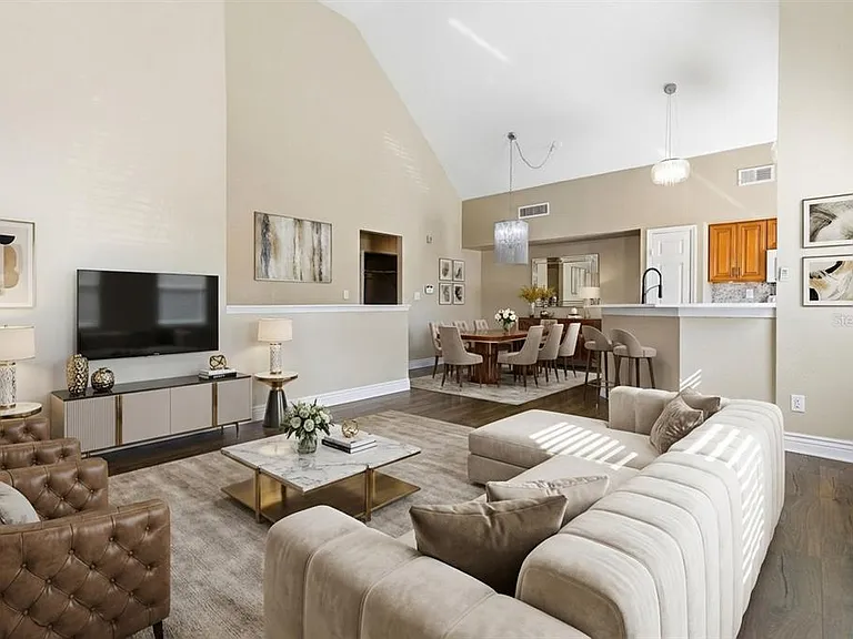 9646 Lake Chase Island Way #9646 — Photo 4