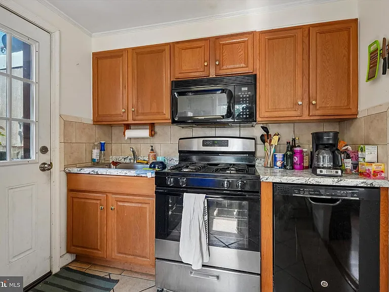 2348 Christian St #2 — Photo 7
