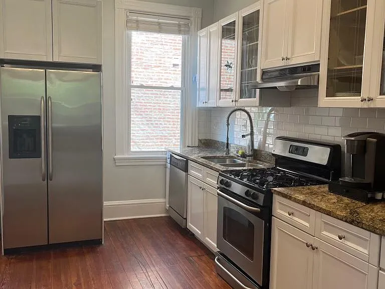 8 G St NE — Photo 6
