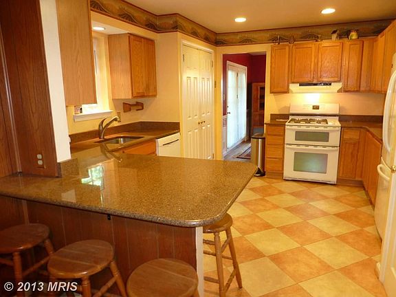 4th image of 6805 Stoneybrooke Ln