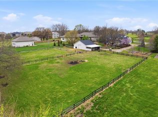 10585 W 157th Ter, Overland Park, KS 66221