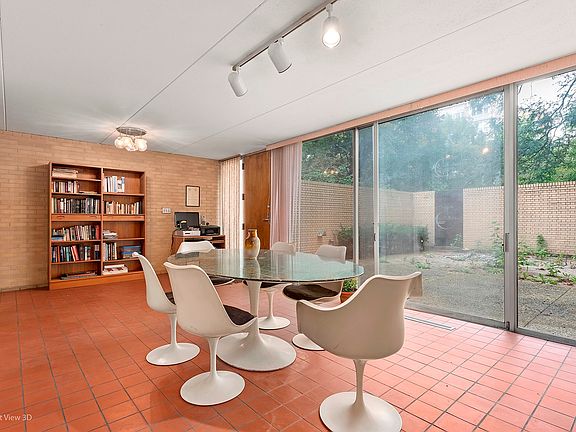 4th image of 1243 E Madison Park