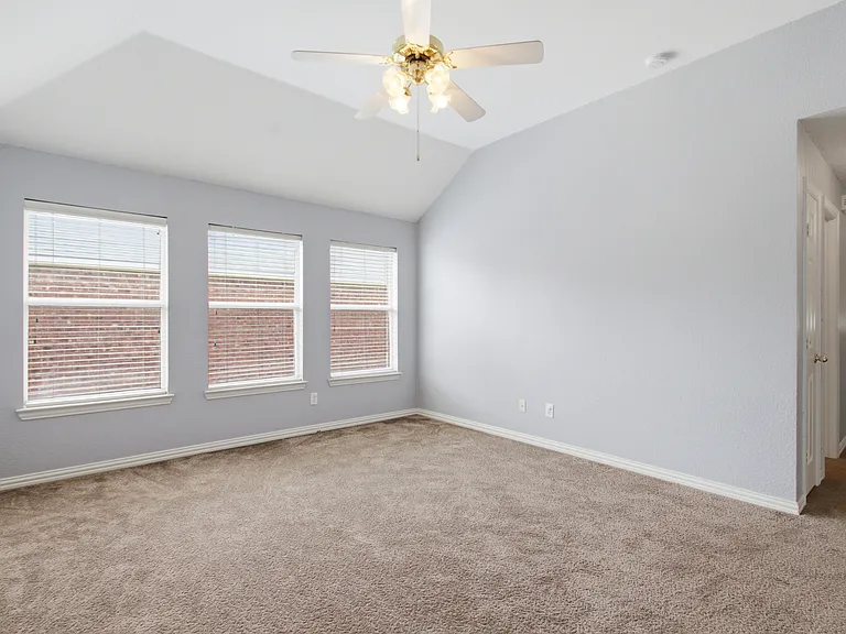 7852 Rainbow Falls Dr — Photo 33