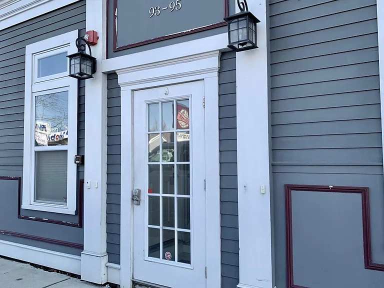 93 Bridge St #3 — Photo 1