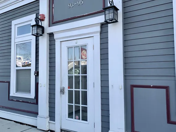 93 Bridge St APT 3, Salem, MA 01970