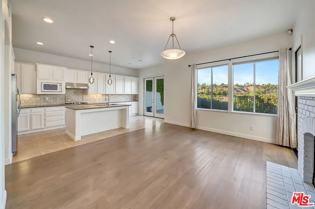 4 bed, 3.0 bath, 2438 sqft, $8,500 — Photo 1