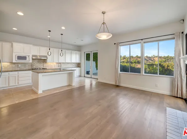 24819 Calle Cedro, Calabasas, CA 91302