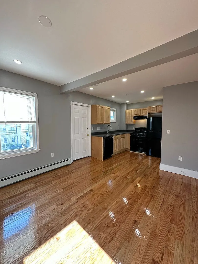 Building Photo - 17 Kimball St