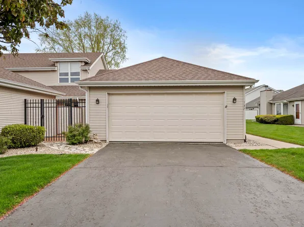 137 Holly Ln, Schererville, IN 46375
